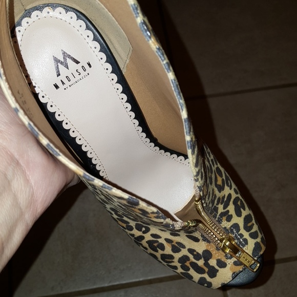 Ladies Leopard print stilettos - Picture 5 of 8